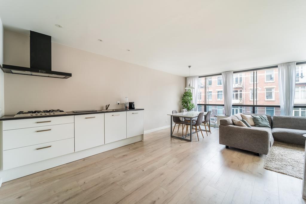 Admiraal De Ruijterweg