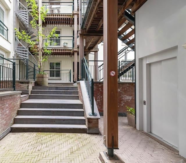 appartement Nieuwe Uilenburgerstraat Amsterdam
