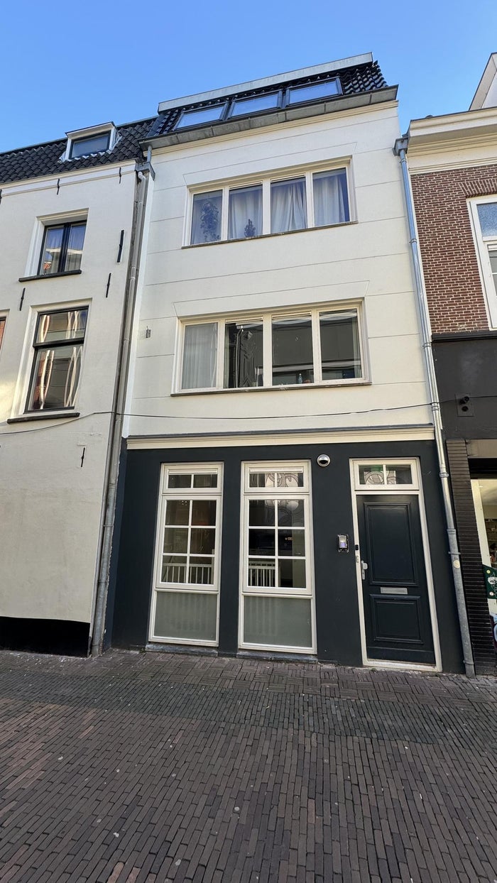 Donkerstraat 2