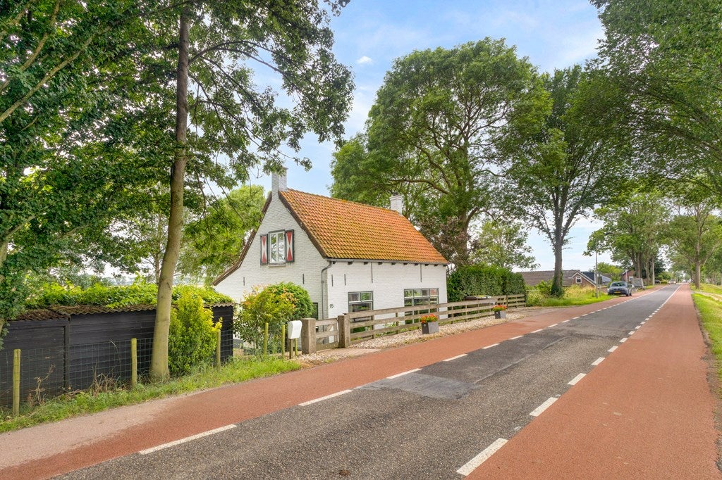Huis Oud-Cromstrijensedijk OZ 95 in Klaaswaal