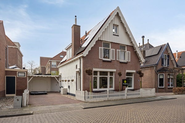 Huis Hobbemastraat 26 in Middelharnis
