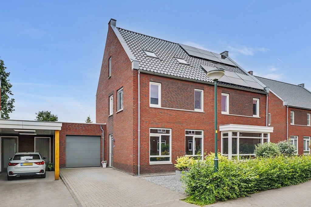 Huis Dennenoord 20 in Hapert