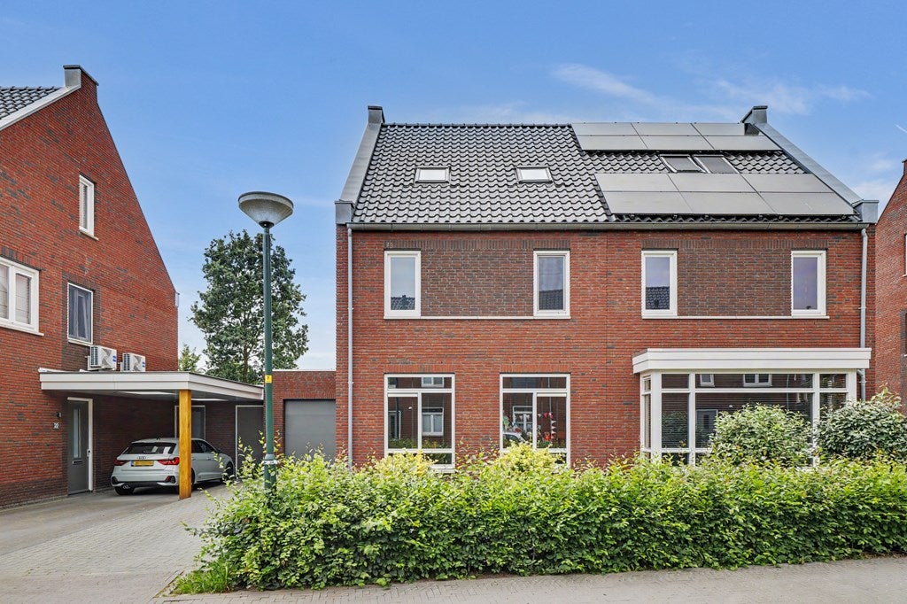 Huis Dennenoord 20 in Hapert