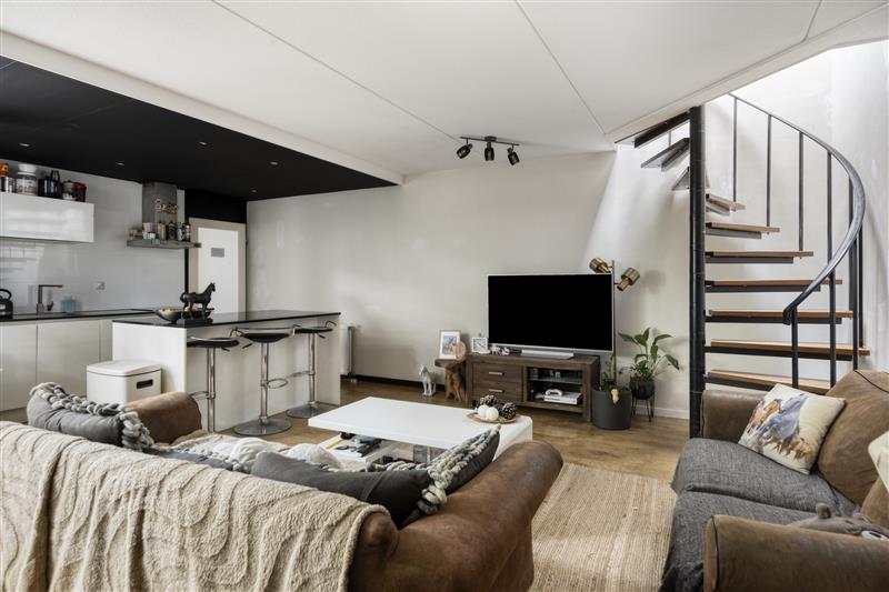 Tussenwoning te koop: Breedenborgstraat 3, Almere