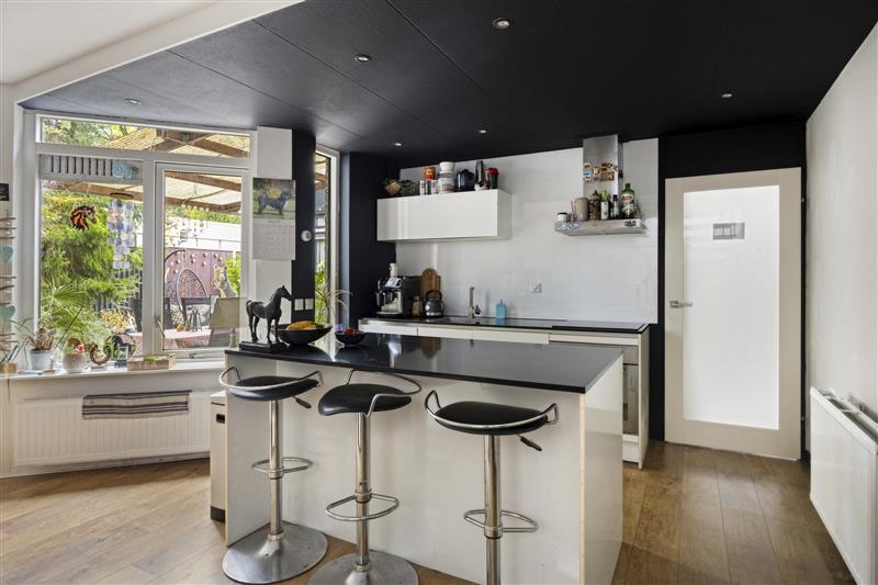 Tussenwoning te koop: Breedenborgstraat 3, Almere