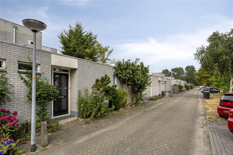 Tussenwoning te koop: Breedenborgstraat 3, Almere