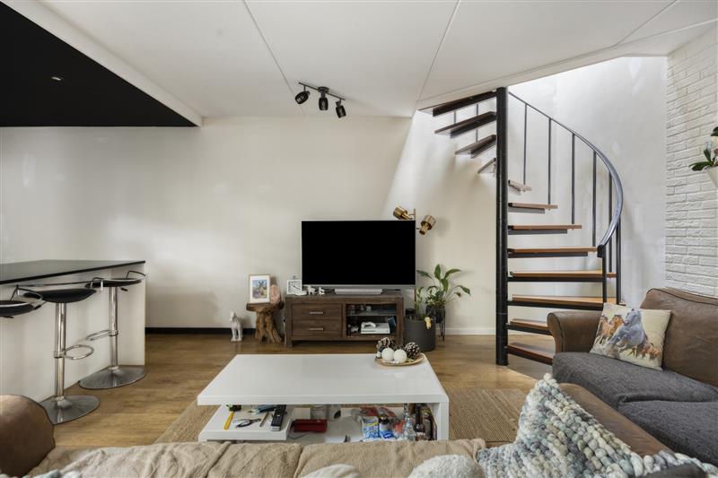 Tussenwoning te koop: Breedenborgstraat 3, Almere
