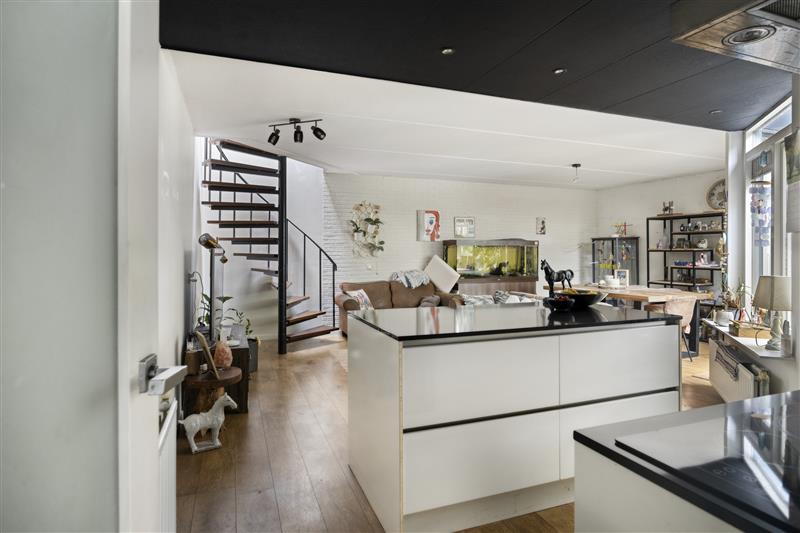 Tussenwoning te koop: Breedenborgstraat 3, Almere