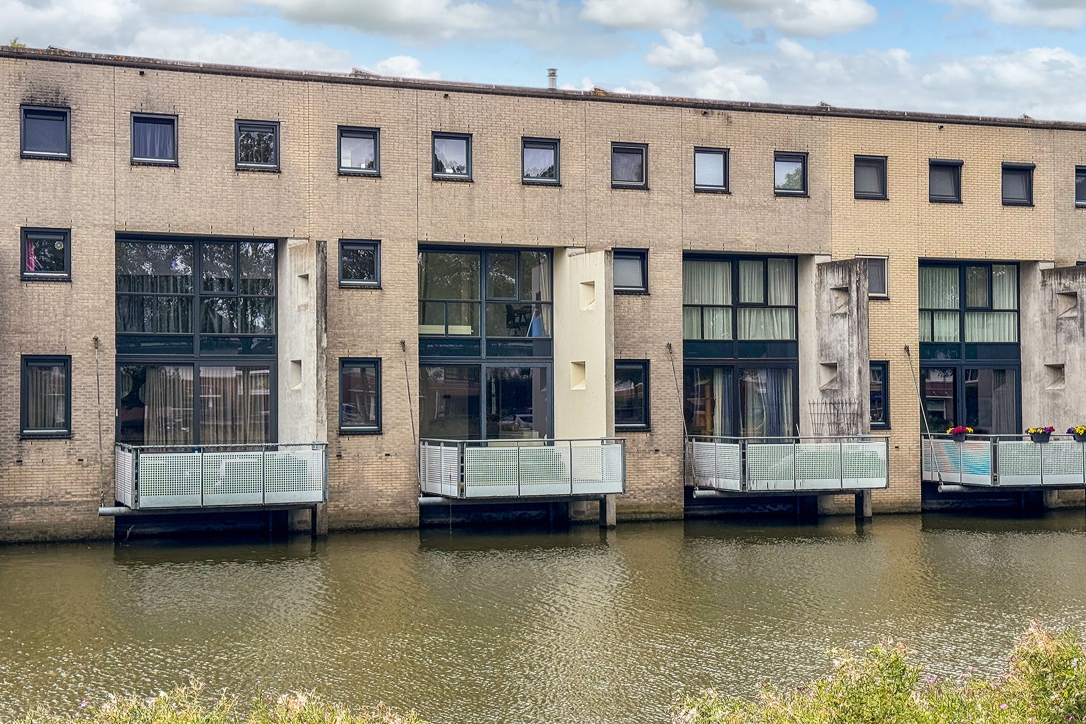 Tussenwoning te koop: Flierveld 43, Nieuw-Vennep