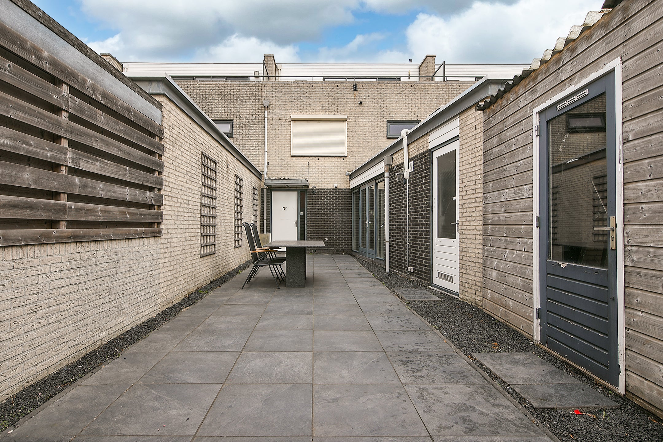 Tussenwoning te koop: Flierveld 43, Nieuw-Vennep