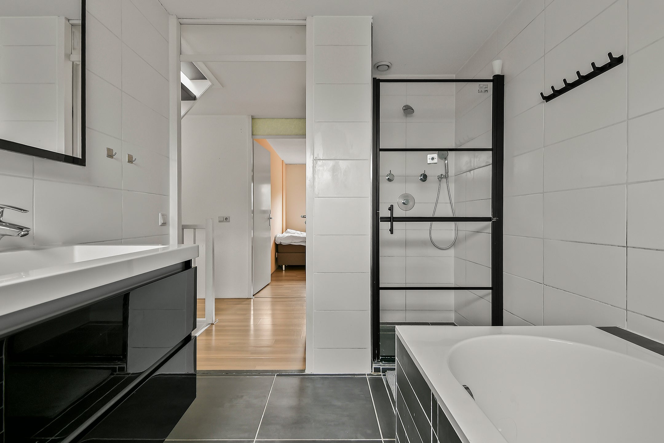 Tussenwoning te koop: Flierveld 43, Nieuw-Vennep