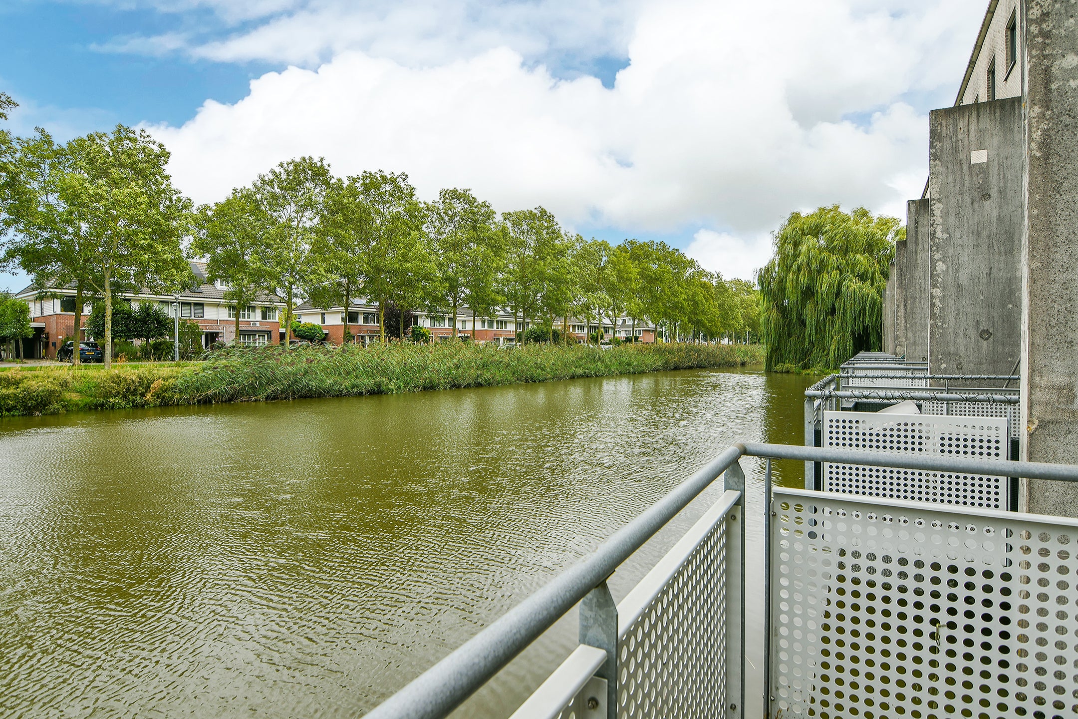Tussenwoning te koop: Flierveld 43, Nieuw-Vennep