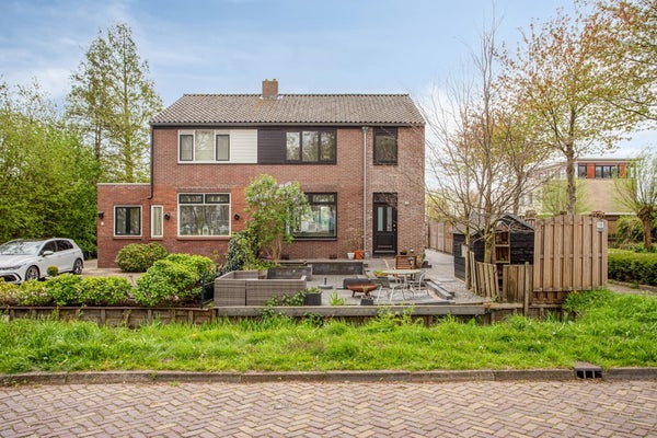 Hoofdweg-Zuid 10 in Nieuwerkerk aan den IJssel