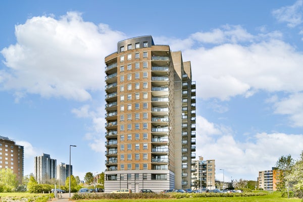 Drinkwaterweg 565 in Rotterdam