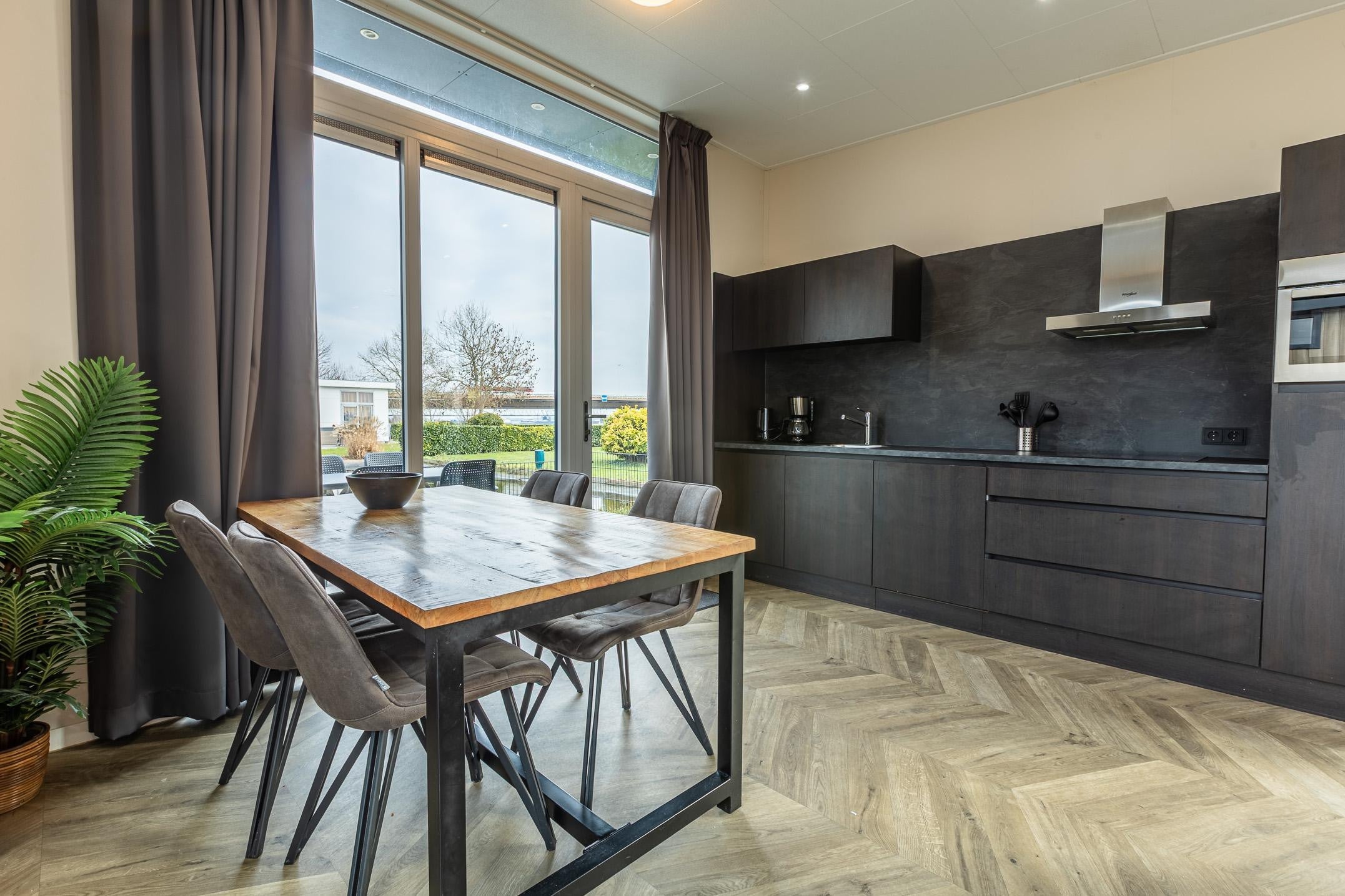 Vrijstaande woning te koop: Rijksstraatweg 186-117A, Dordrecht