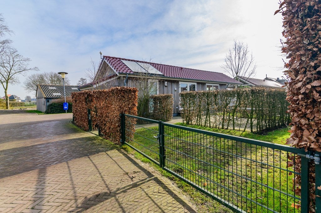 Vrijstaande woning te koop: Meinesleatwei 14, Akkrum