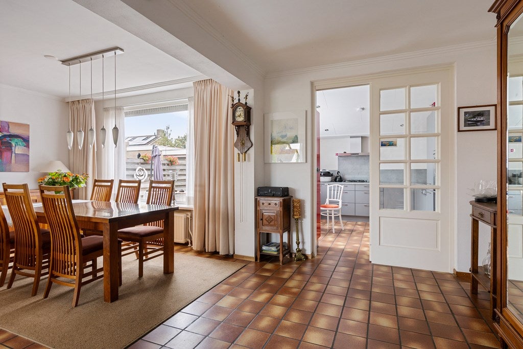 Twee-onder-één-kap te koop: Prinses Margrietstraat 16, Grathem