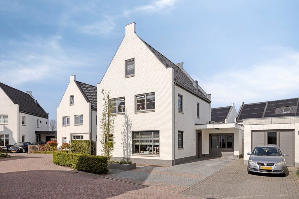 Huis Eikenlaan 3 in Ooltgensplaat