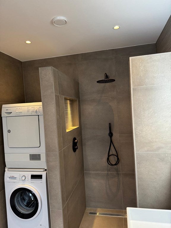 Woning te huur: Van Eeghenlaan, Amsterdam