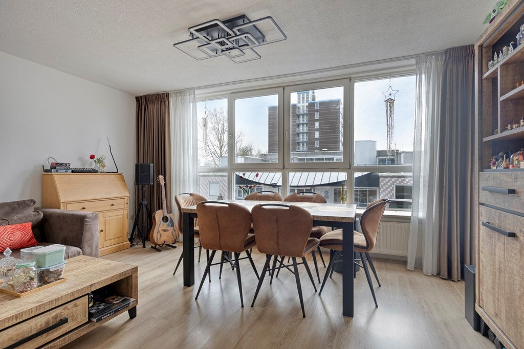 Appartement te koop: Messiaenplantsoen 102, Almere