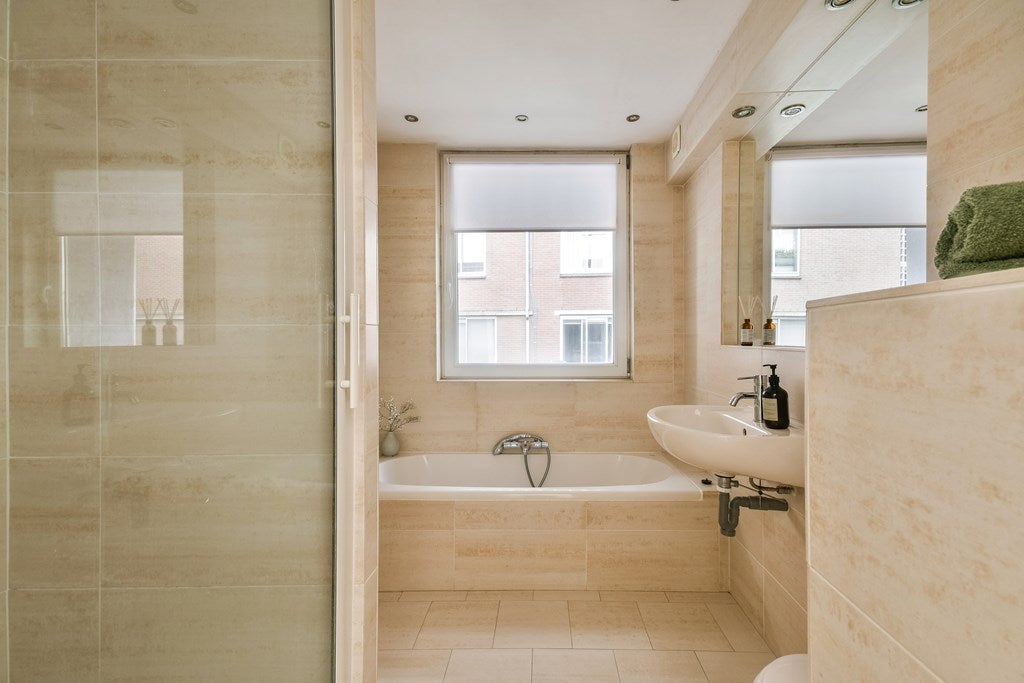 Appartement te koop: Barentszstraat 319, Amsterdam