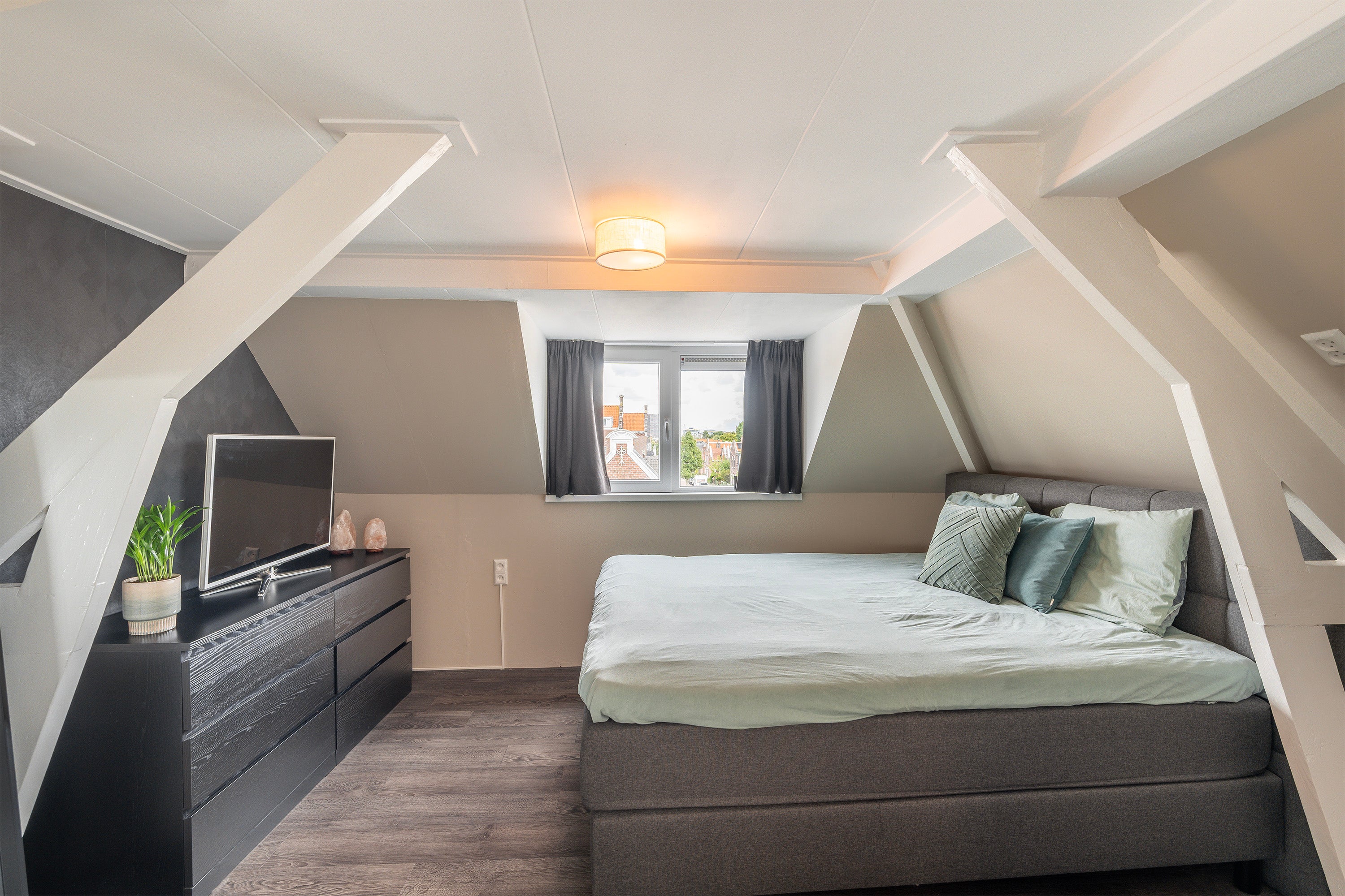 Appartement te koop: Emmastraat 63A, Vlaardingen