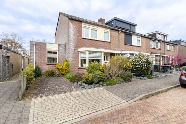Almarestraat 13 in Bunschoten-Spakenburg