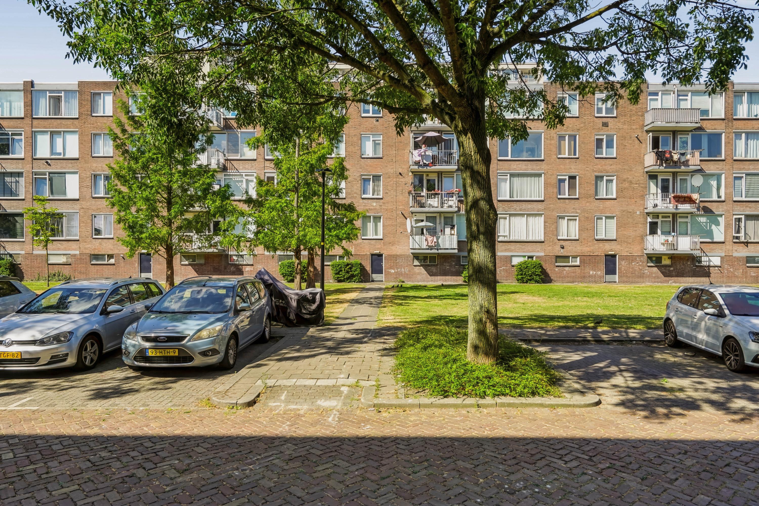 Appartement te koop: van Hogendorplaan 1639, Vlaardingen
