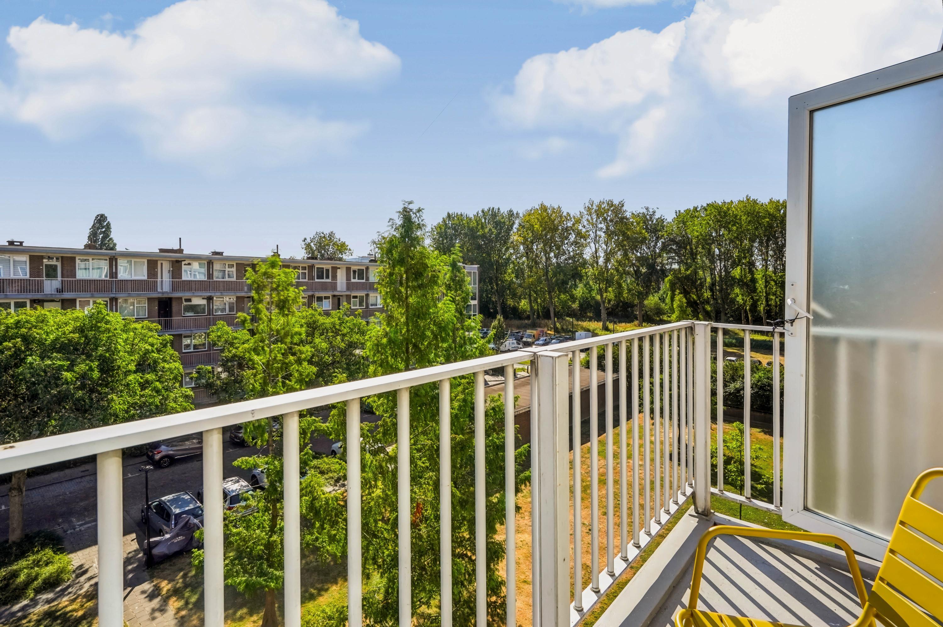 Appartement te koop: van Hogendorplaan 1639, Vlaardingen