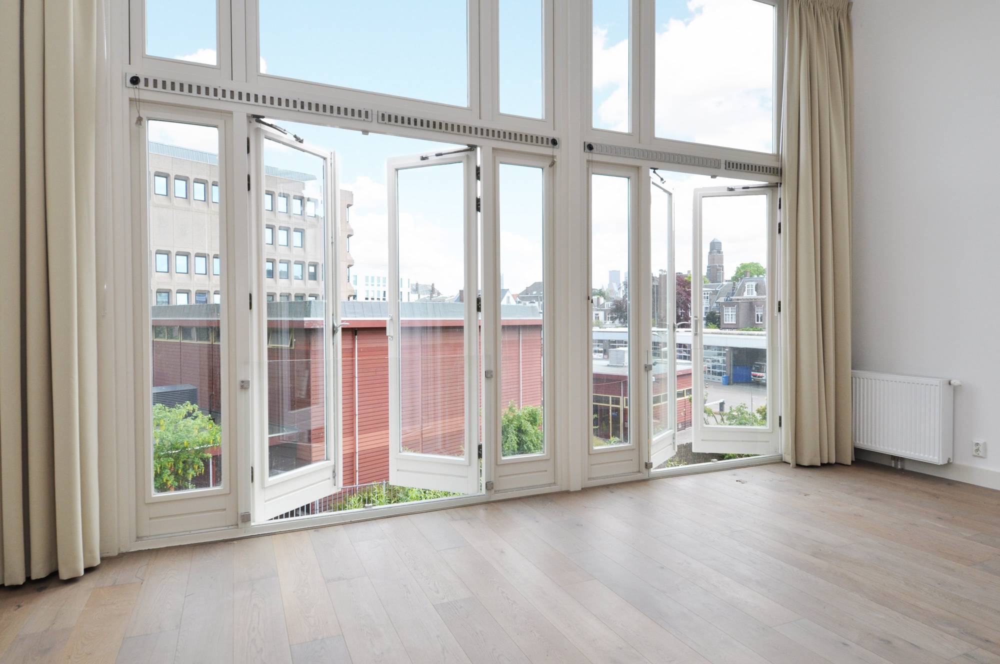 Appartement Burgemeester van Karnebeeklaan in Den Haag