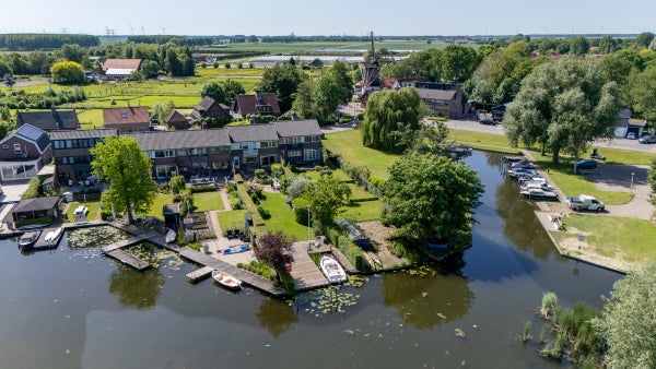 Dorpsstraat 92 in Maasdam