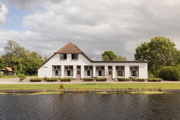 Huis Nieuwlandenweg 1 in Uffelte