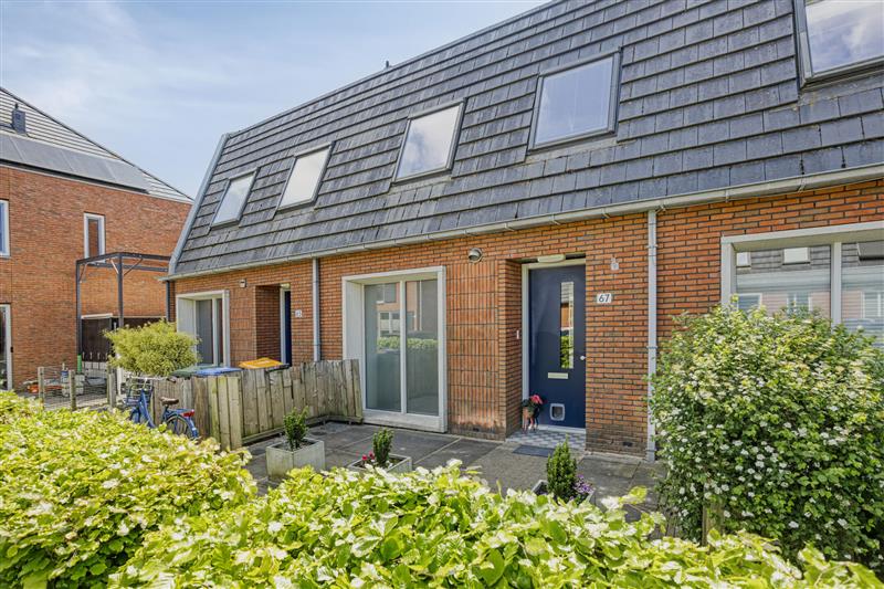 Huis Buitenkruier 67 in Stompetoren