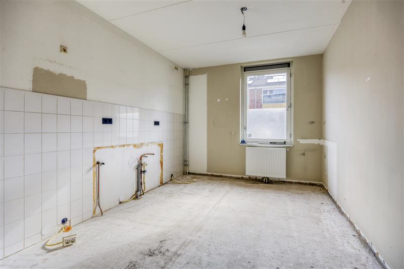 Tussenwoning te koop: Warschaustraat 18, Haarlem