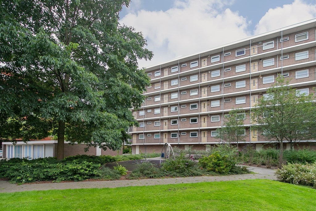 Te huur Appartement Mr. G. Groen van Prinstererlaan in Amstelveen