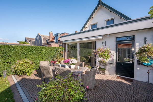 Huis te koop Stationsweg 3 in Oude-Tonge voor € 369.500 k.k.