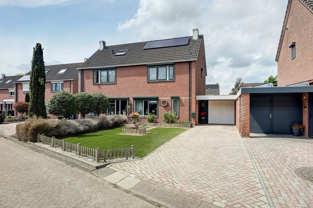 Huis Acacialaan 6 in Emmer-Compascuum