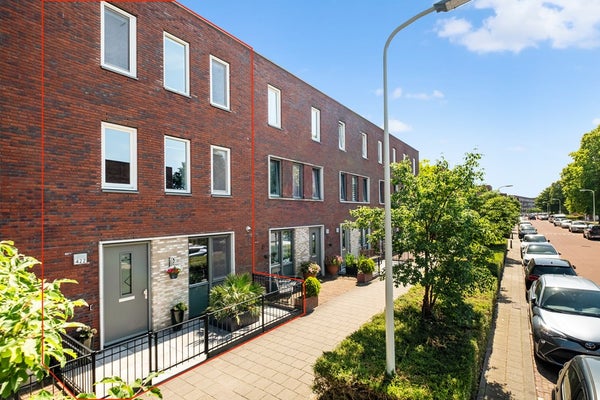 Huis Wapserveenstraat 422 in Den Haag