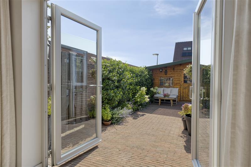 Hoekwoning te koop: Korenstraat 111, Purmerend