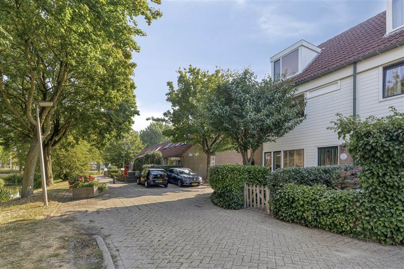 Hoekwoning te koop: Korenstraat 111, Purmerend