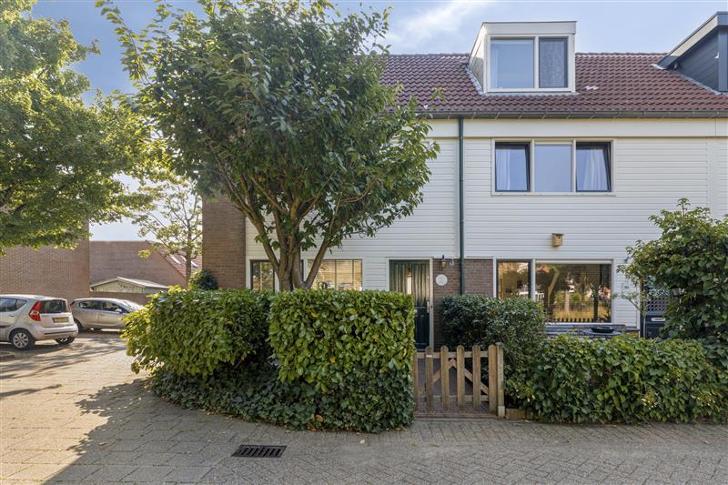 Hoekwoning te koop: Korenstraat 111, Purmerend