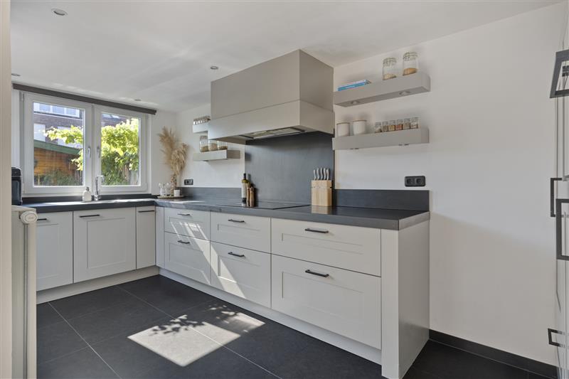 Hoekwoning te koop: Korenstraat 111, Purmerend