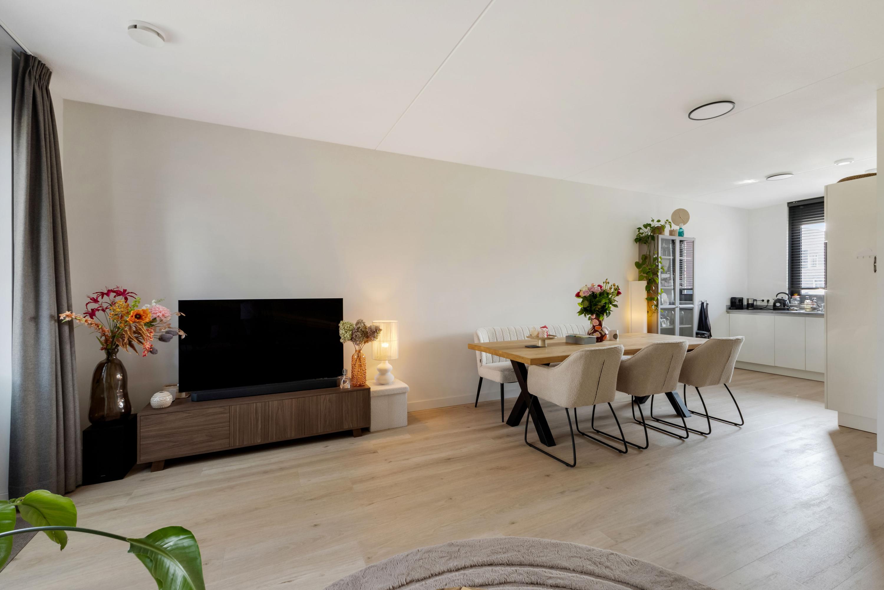 Twee-onder-één-kap te huur: Roskam 72, Veldhoven