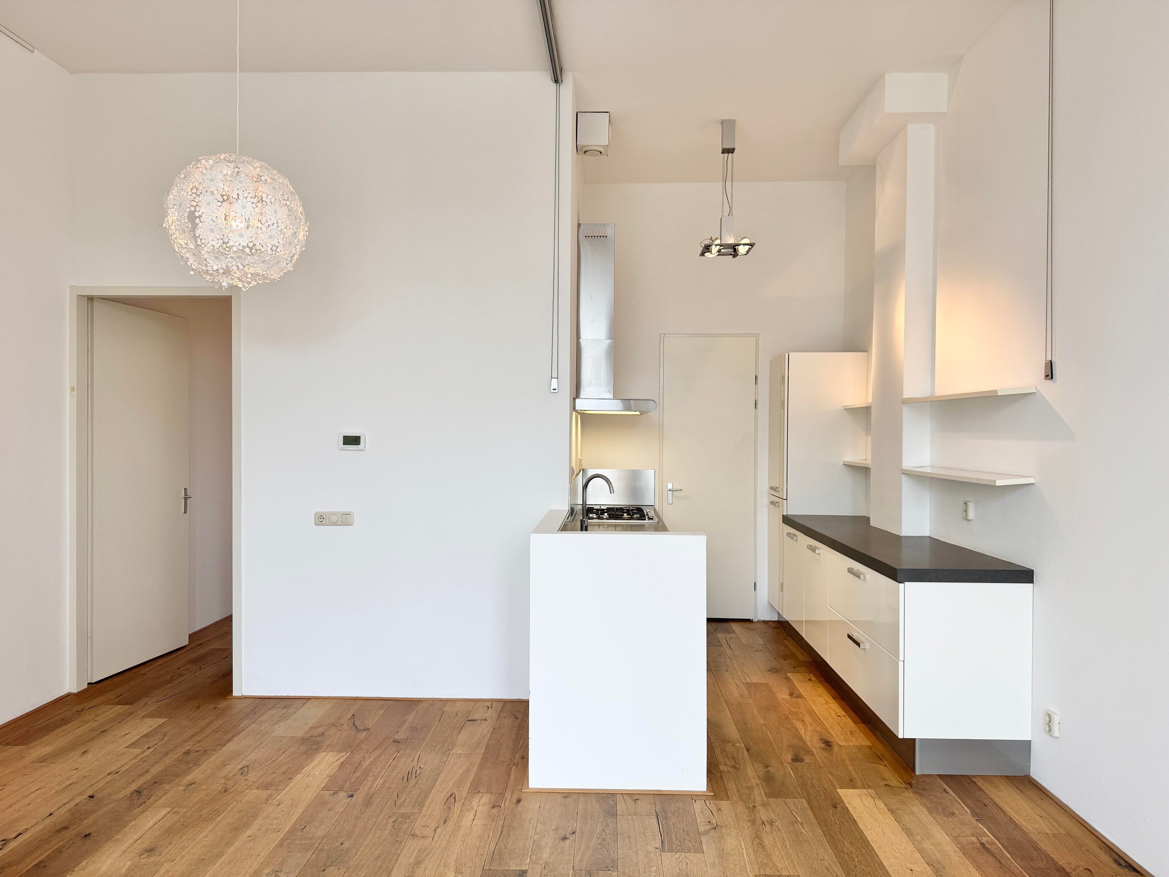 Appartement Van Oldenbarneveldtstraat 54 T in Amsterdam