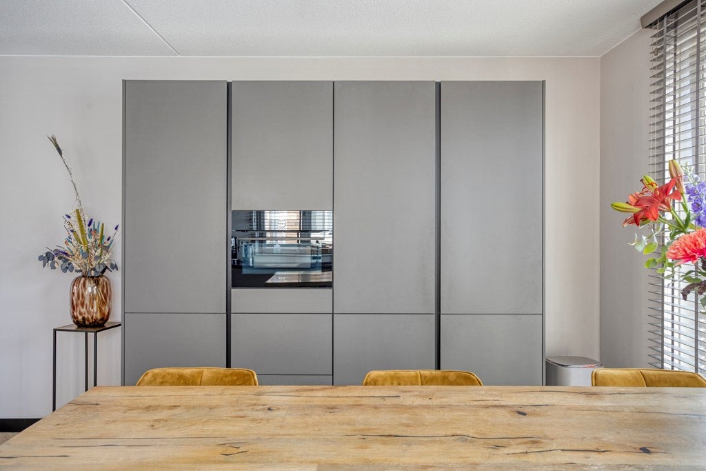 Tussenwoning te koop: Aan het Stichelen 4, Roermond