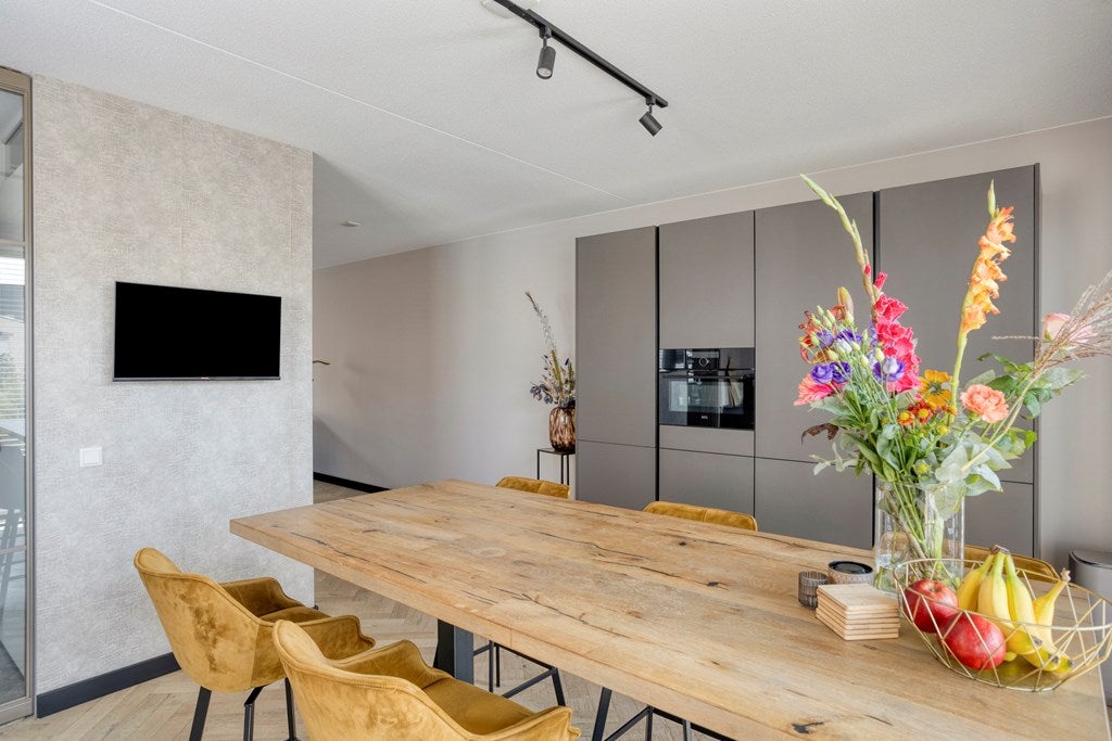 Tussenwoning te koop: Aan het Stichelen 4, Roermond
