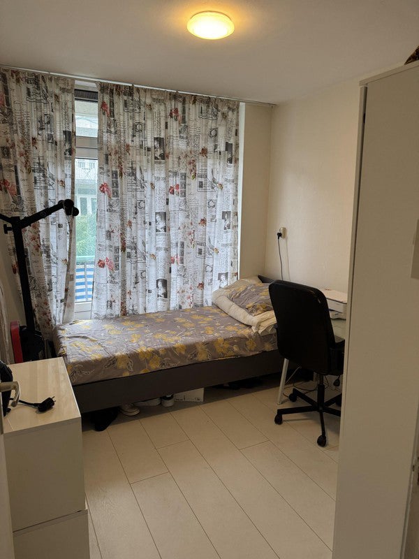 Appartement aan de Orteliuskade in Amsterdam (1056 NL)