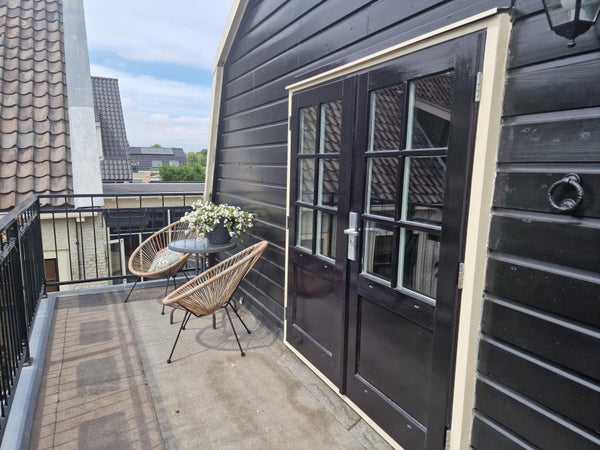 Flat Hoge Rijndijk in Zoeterwoude