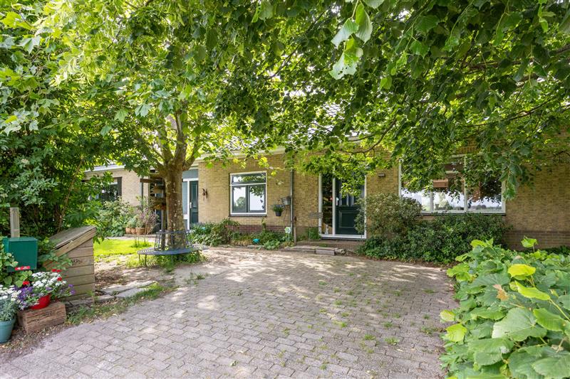 Vrijstaande woning te koop: Axwijk 14, Middelie