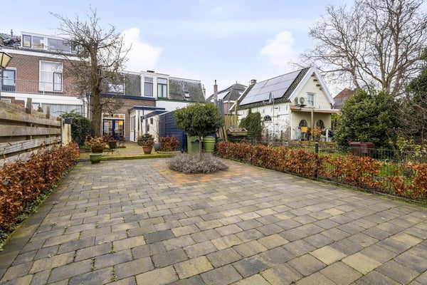 Huis te koop Hoge Rijndijk 236 in Leiden voor € 500.000